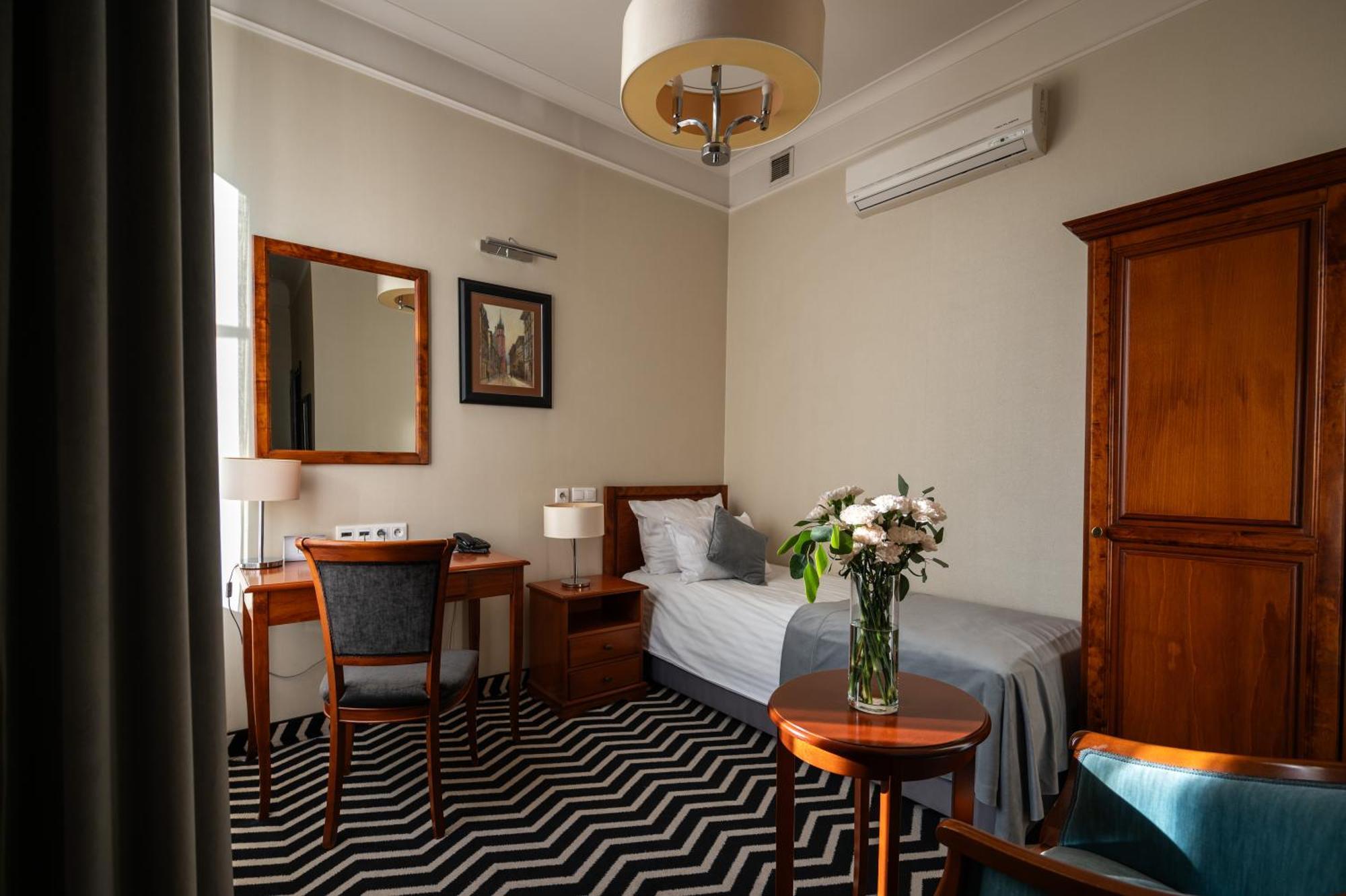 Hotel Senacki كراكوفيا المظهر الخارجي الصورة
